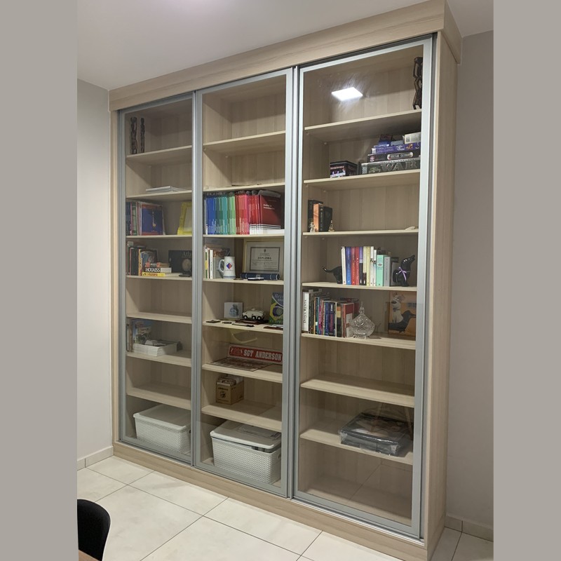 Armario portas de vidro/aluminio